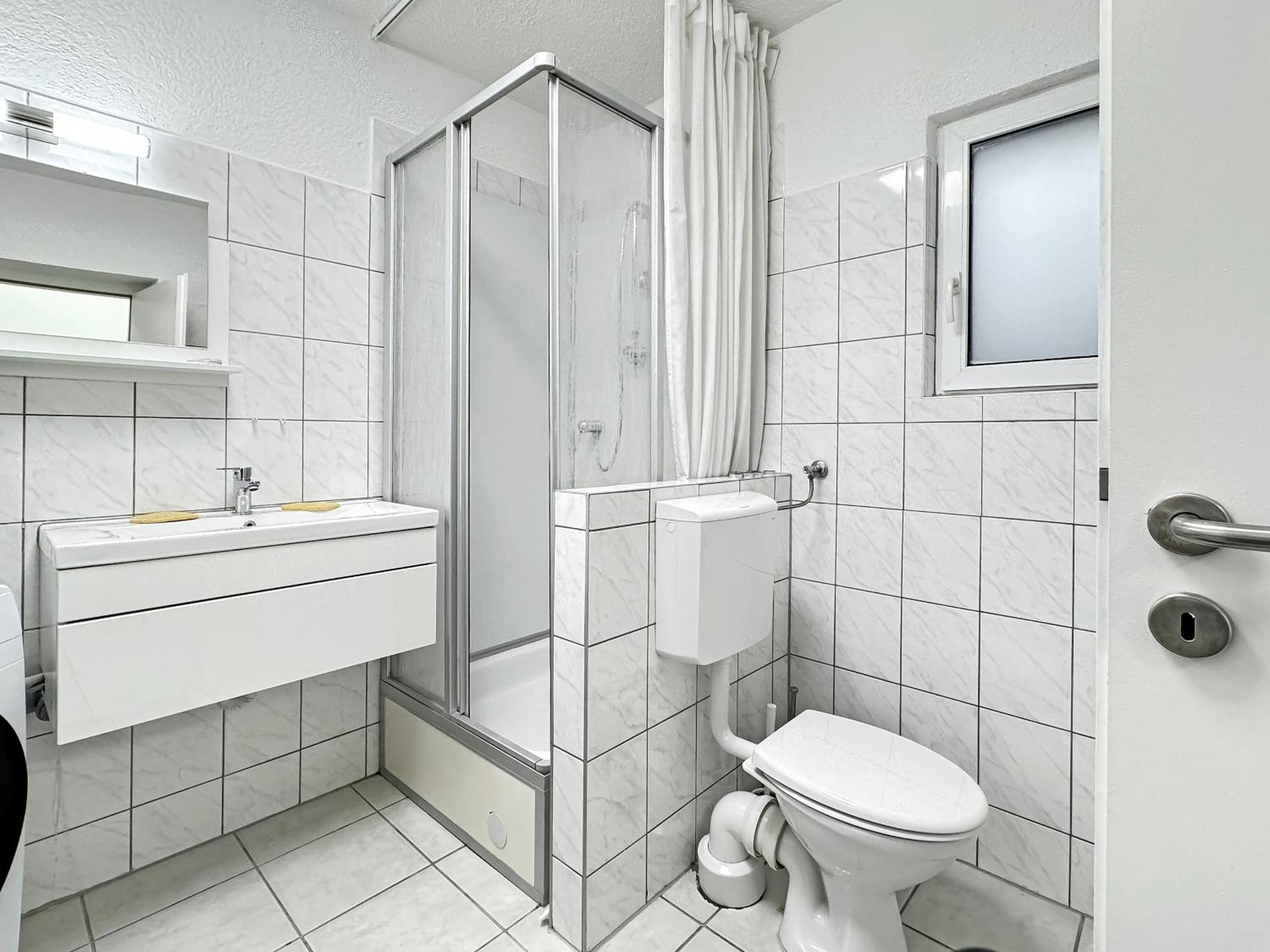 2 Zimmer Apartment Fuer 6 P, 15 Min Zum Flughafen Esslingen am Neckar Buitenkant foto